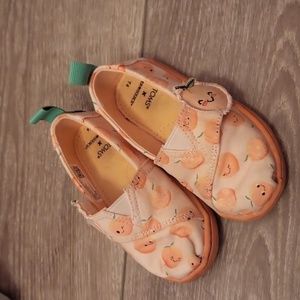 TOMS Peachy size 6